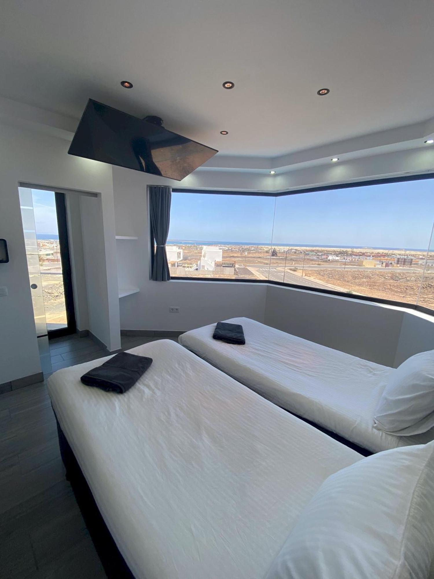 Villa Poseidon Corralejo With Private Heated Pool, Sauna And Stunning Volcano Views By Amazzzing Travel Eksteriør billede