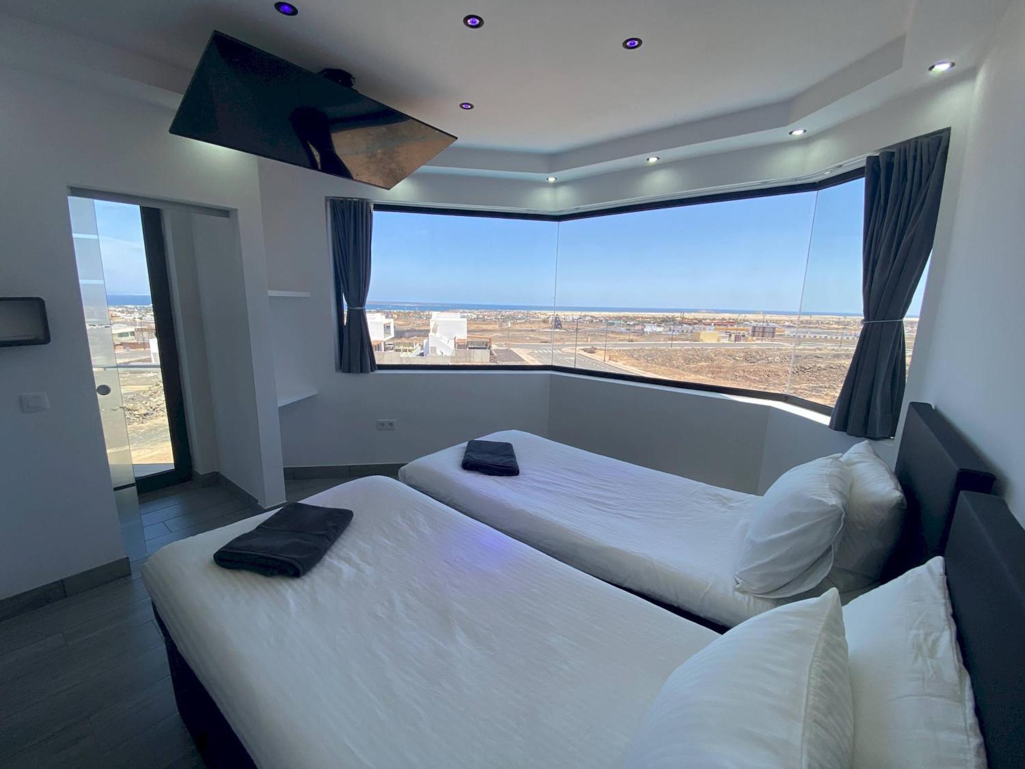 Villa Poseidon Corralejo With Private Heated Pool, Sauna And Stunning Volcano Views By Amazzzing Travel Eksteriør billede